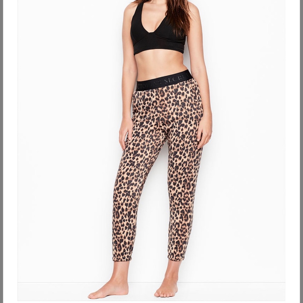 Victoria’s Secret Stretch Fleece Jogger